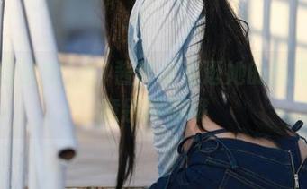 肉丝眼镜娘,51酱带你逛逛她的图库,注意别绊倒哦