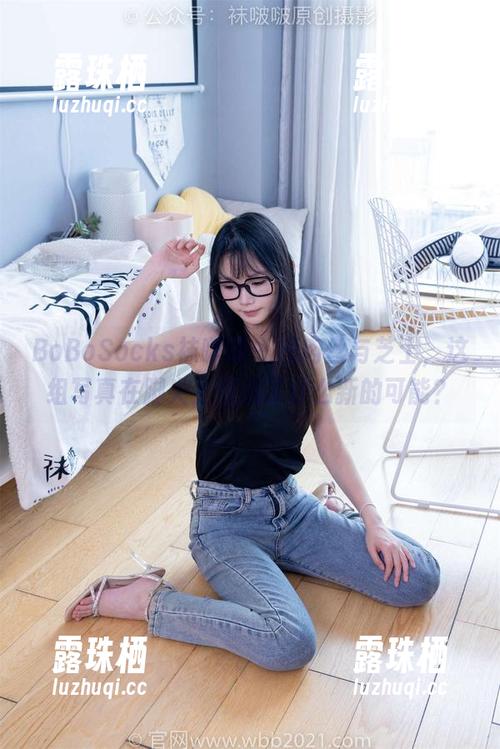 BoBoSocks袜啵啵 - 短肉丝与芝士，这组写真在脚尖上创造了什么新的可能？