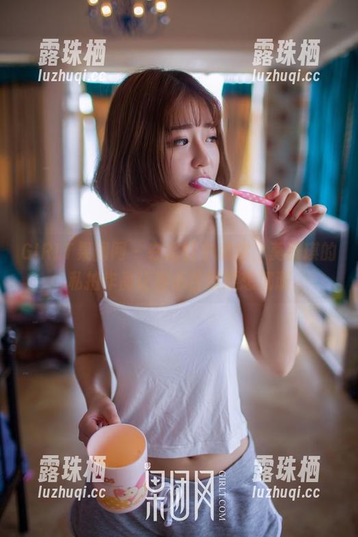 GIRLT果团网 - 在浴缸中缠绵，莫雅琪的私拍作品让我心甘情愿想沉溺