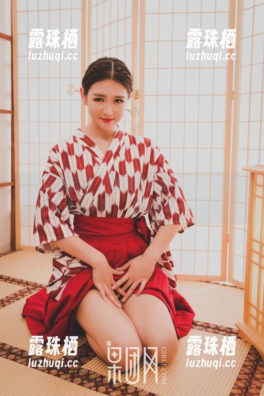 GIRLT果团网-陈雅漫 GIRLT果团网 - 陈雅漫教室写真,在线教程中的迷离瞬间,谁说课堂不能梦幻?