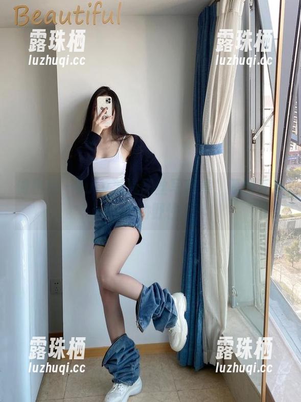 July芝岚 微密圈 - July芝岚黑丝写真集,原图直击内心的野性。