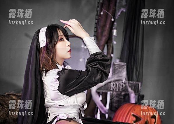 Leah梓未 冒险吧,Leah梓未!吊带的合集,照片里的每一帧都在跟我说悄悄话,有些模糊又好奇。