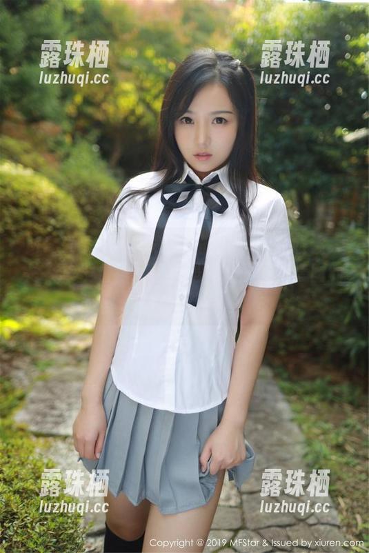 MFStar模范学院 - 妞妞koko的眼镜大片，你没看错，确实是她！原图与套图的完美结合