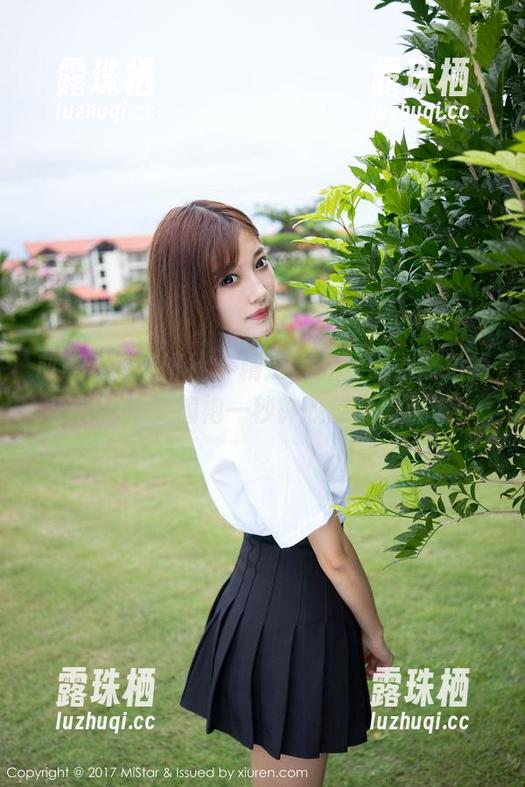 MiStar魅妍社 - 精选写真，周小然扔掉繁复，她的旗袍一秒钟收割我的眼球！