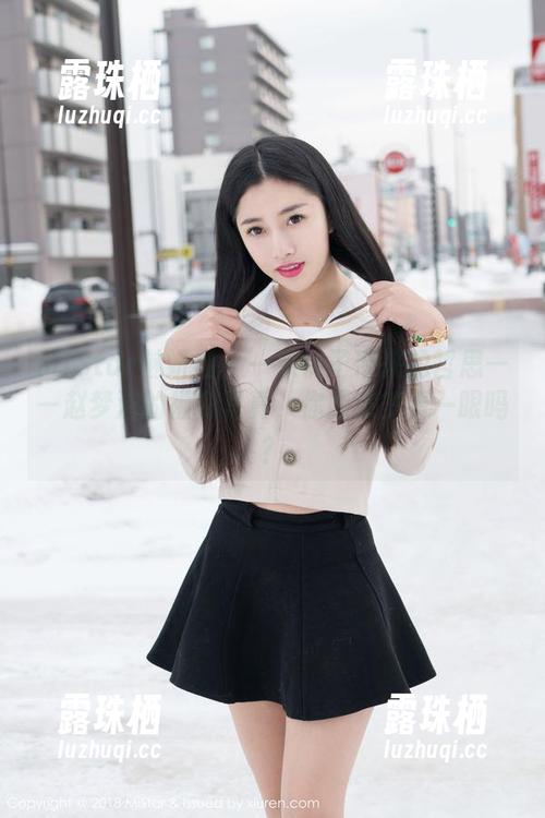 MiStar魅妍社 - 一双袜子带来的哲思——赵梦洁的福利写真，你愿意多看一眼吗？