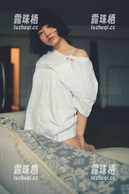 Mimmi(밈미)的‘美足’写真：你见过的反转角度？这图包简直丢不掉眼神！