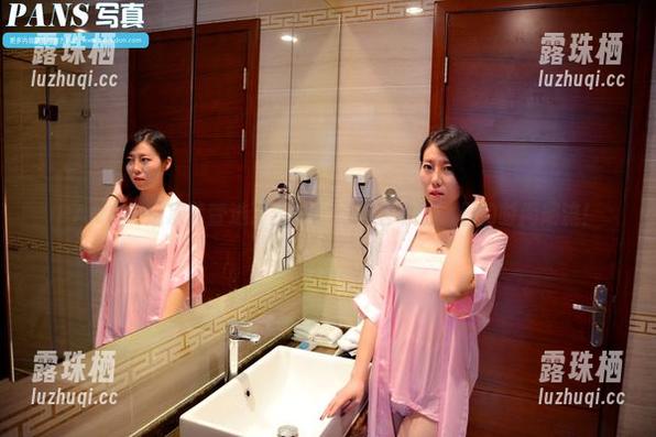 PANS-紫萱 PANS - 这次紫萱选了豹纹:看看这动物园里的时尚潮流!
