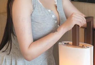 QingDouKe青豆客 – 哇,梓萱Crystal的夏日写真分享,完美诠释了‘轻松搞定’的夏天状态!