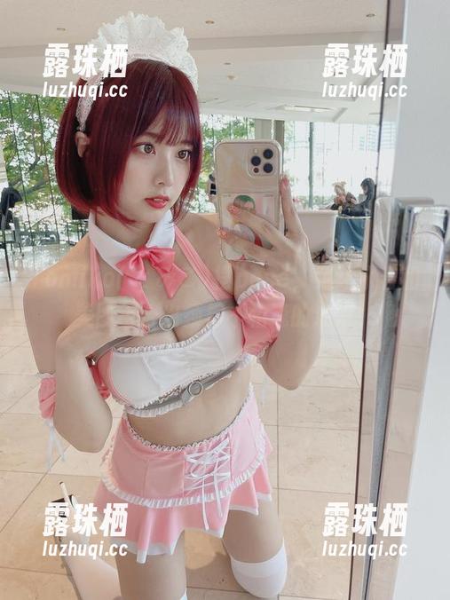 Tomiko(とみこ)摆pose，竞泳水着和美图组合出须眉不相逢的魔力！