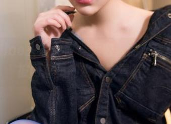 TouTiao头条女神 – 大蜜蜜的浴室写真,被网盘里的水汽笼罩着?