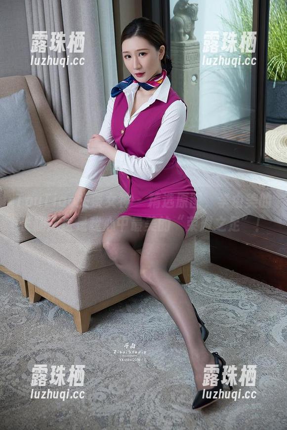 TouTiao头条女神-李由美 TouTiao头条女神 - 精选原图,李由美的长腿:这是我心中最美的“荣耀之足”!