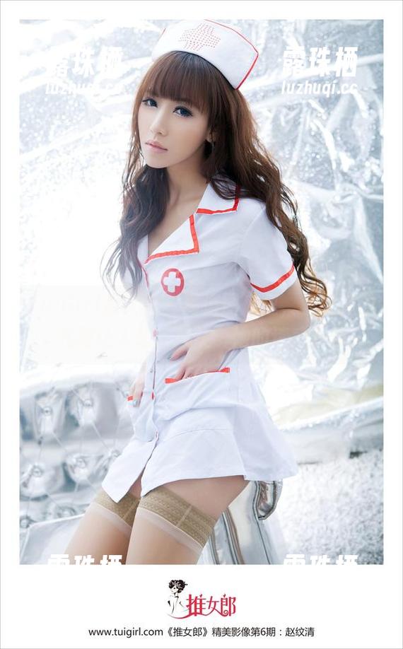 TuiGirl推女郎-李丽莎 TuiGirl推女郎 - 高清图库里,李丽莎的礼服让人想“接住”她的迷惑表情