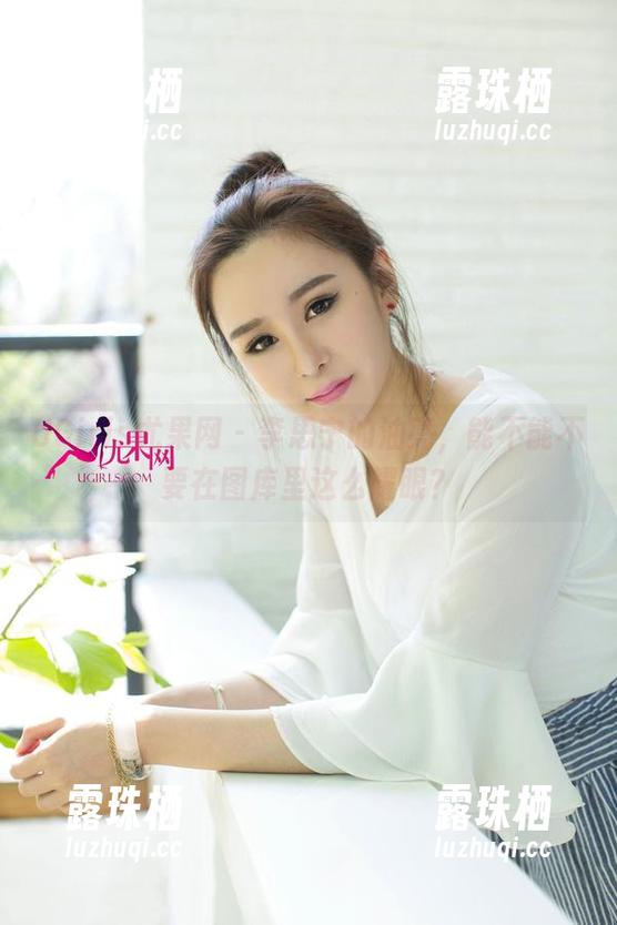 UGirls尤果网-李思宁 UGirls尤果网 - 李思宁的油亮,能不能不要在图库里这么耀眼?