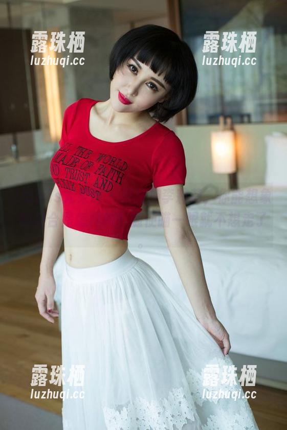 UGirls尤果网 - 旗袍加李莉莉，你能想象的组合是怎样的？随便瞄一眼就不想走了。