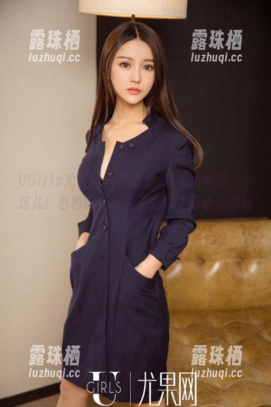 UGirls尤果网 - 黑白全集by杨晨晨：看这儿！色色的光影是不是很容易让人想起周五的啤酒？