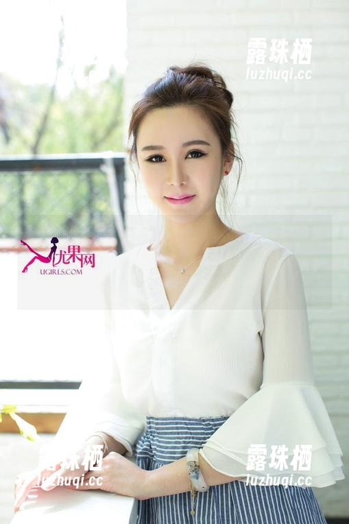 UGirls尤果网 - 这组陈雅漫的美图，儿时的梦和现实的裂缝让我捉摸不透，她的瑜伽真好看。