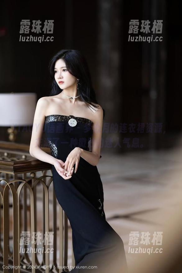 XIAOYU语画界-梦心月 XIAOYU语画界 - 梦心月的连衣裙资源,充满了一种微妙的迷人气息。