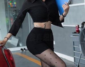 XINGYAN星颜社 – 唐思琪的眼镜写真合集：在这一刻，我真想盯着不放，你懂的