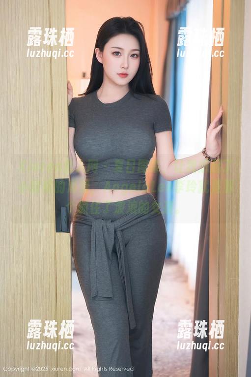 Xiuren秀人网-AngelaLee李玲 Xiuren秀人网 - 夏日图集,让我想起了小时候的海滩,AngelaLee李玲就是那个抓住了波浪的女孩。