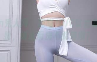 Xiuren秀人网 – 喵喵JOJO以全套厨娘装扮,谁说厨房不能浪漫?