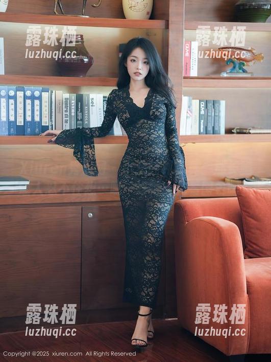 Xiuren秀人网-小兔纯纯 Xiuren秀人网 - 小兔纯纯写真:那长腿让人忍不住想…嗯…好吧,先看图包吧。