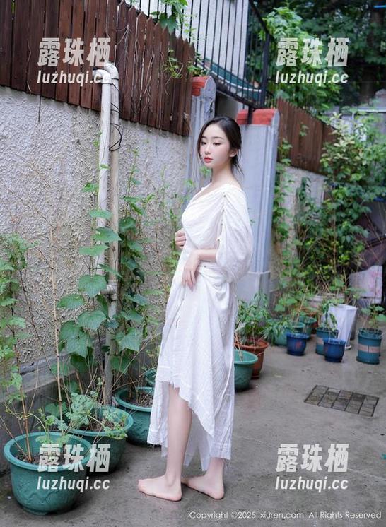 Xiuren秀人网-赵万灵 Xiuren秀人网 - 集合啦!赵万灵双马尾的写真,发型能够掀起一场狂欢吗?
