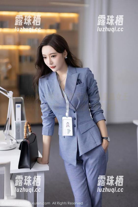 Xiuren秀人网 - 日常欢乐：邹晶晶女王最新双人图册，小尴尬也很可爱！