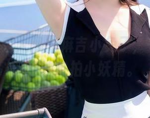 Xiuren秀人网 – 麻吉小兔子，一组美图门口的自拍小妖精。