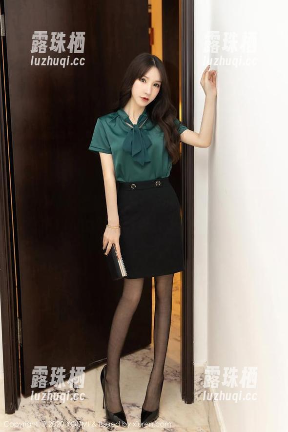 YouMi尤蜜荟 - 谁说学妹只会乖巧？周琰琳LIN的写真图包让你大开眼界。