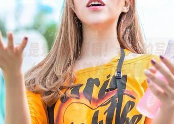 aiss – 就是爱她的眼镜！若兮的写真资源，给我一秒钟按下停留！