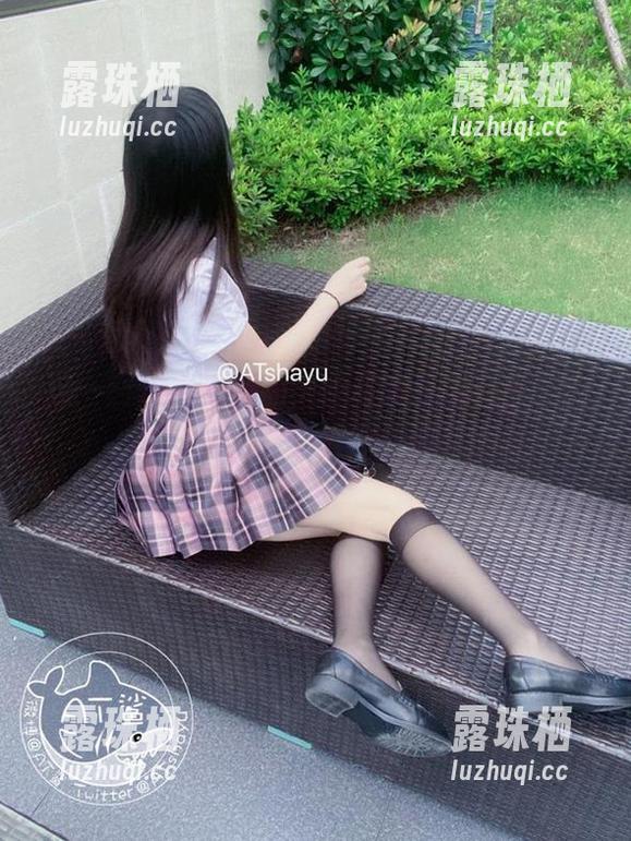 这一刻，at鲨鱼的女仆写真原图直击：洗碗更有趣的姿势你见过吗？