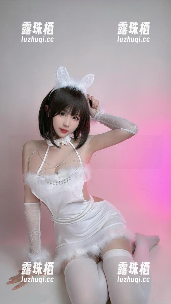 miko酱ww 嘿!miko酱ww的灰丝高清来了,下载后记得多多点赞,给她点个小心心!