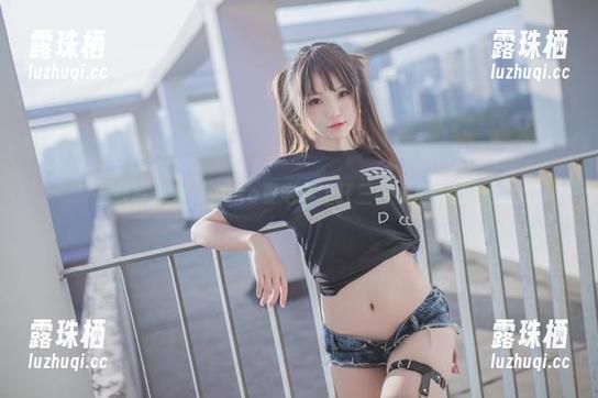 yoko夏宅 在线等着看,yoko夏宅穿上狂三内衣后的变身!