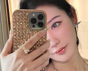 微密圈 – 我这就去下载不爱笑的赛琳的JK，告别无聊的重复！
