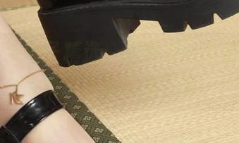丽柜 – 奈沐子精选:那看似轻飘飘的梦,合集却能让你停下来。