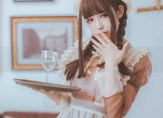 我先喝一口黄豆粉!再来瞧瞧乖乖衣宝的猫娘写真集!