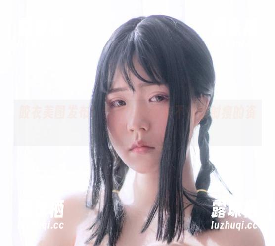 今汐 胶衣美图发布!今汐为你带来不输镭射瘦的资源体验!