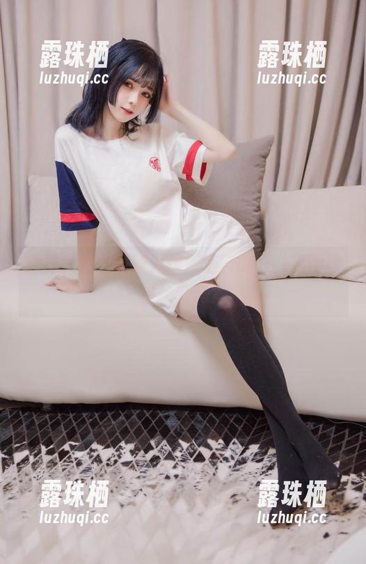 你的负卿 你的负卿的最新力作:爱宕制服,准备被惊艳到吗?