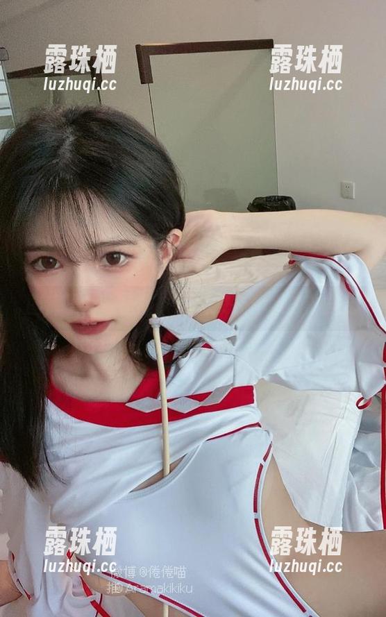 倦倦喵 图库里的倦倦喵,悄悄放在你眼前的美脚
