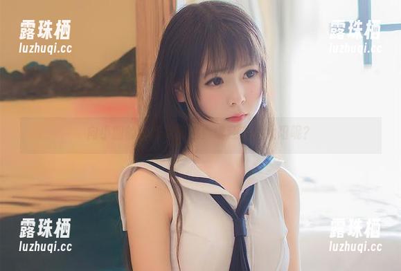 向小圆的比基尼图包：谁还在意太阳呢？