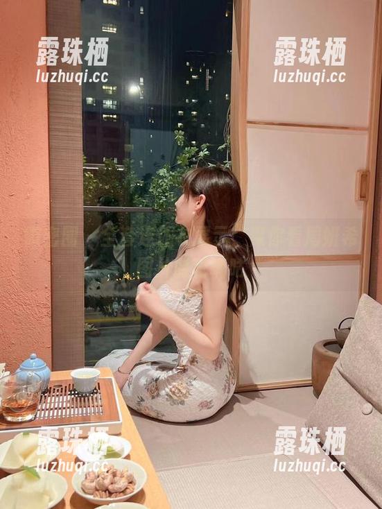 微密圈 - 全套连体衣展示，保你看周妍希图片时犯嘀咕