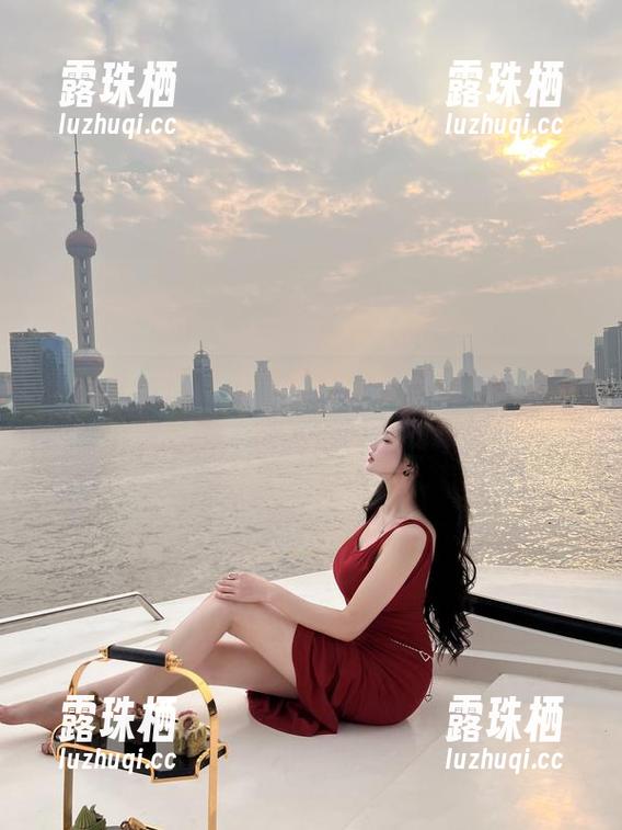 周妍希 微密圈 - 周妍希最新的御姐套图——绝对不愧是她,轻松捕获我的眼球!