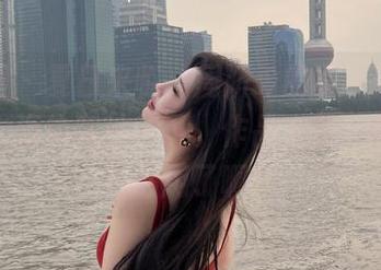 微密圈 – 夏日来临，周妍希的写真果然让人想去海边踩沙子了。作品太赞，眼睛都不够用了啊！