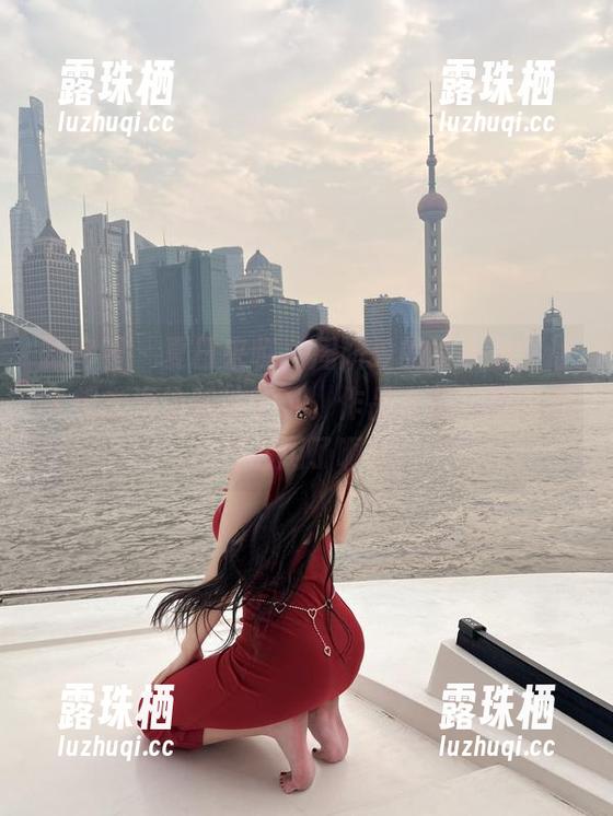 微密圈 - 夏日来临，周妍希的写真果然让人想去海边踩沙子了。作品太赞，眼睛都不够用了啊！