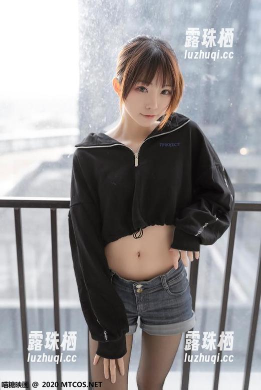 米白色的衣服搭配学妹的情绪，高清作品里的每个细节都能拯救乏味，喵糖映画太懂人心了吧？