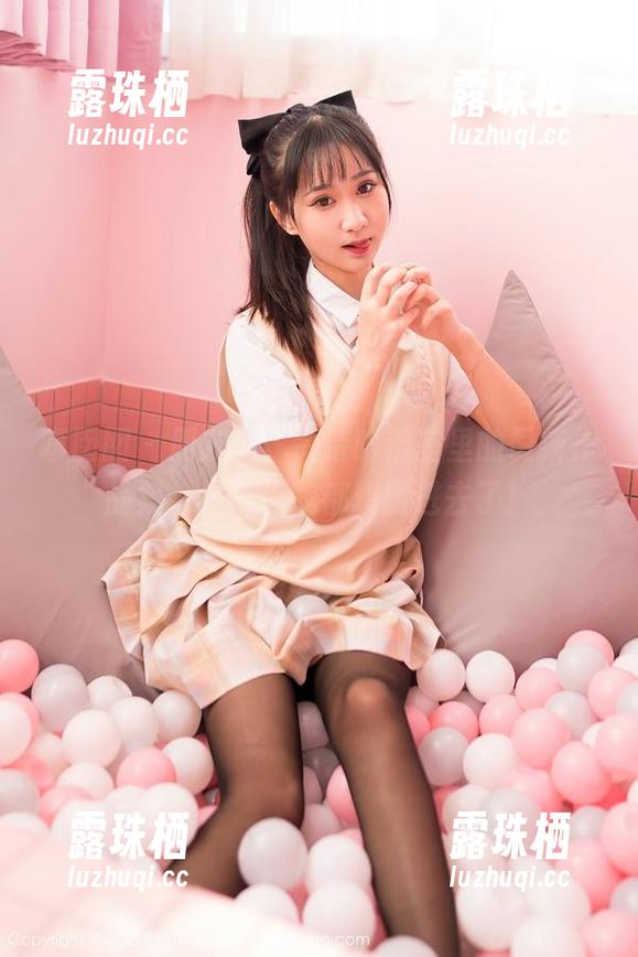 嗲囡囡 - 朋友们，贾诗晗浴室里的最新作品集，信不信我都想搬进去了！