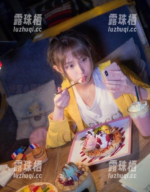 在下萝莉控ii 浴室小冒险:图库最新包袱,在下萝莉控ii带你打卡!