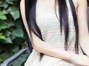 头条女神 – 看到照片里的李思彤，心里默念：“如此可爱，放过我吧！”