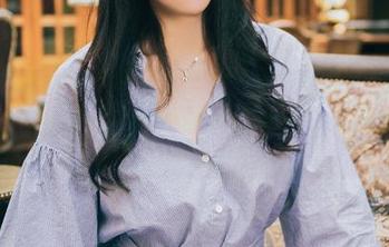头条女神 – 蔡楠的定制自拍，有种让我想把她放在桌面当壁纸的冲动？