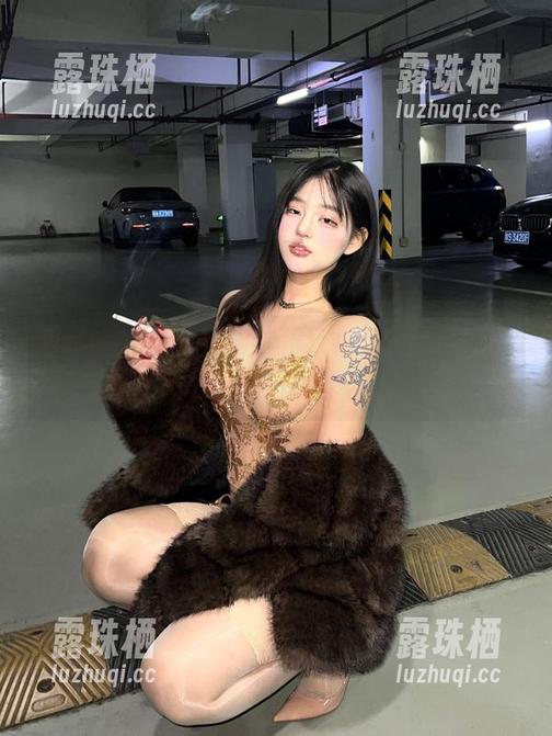 小优优子 微密圈 - 万圣节的欢乐,小优优子和她的免费图册让人咋舌!